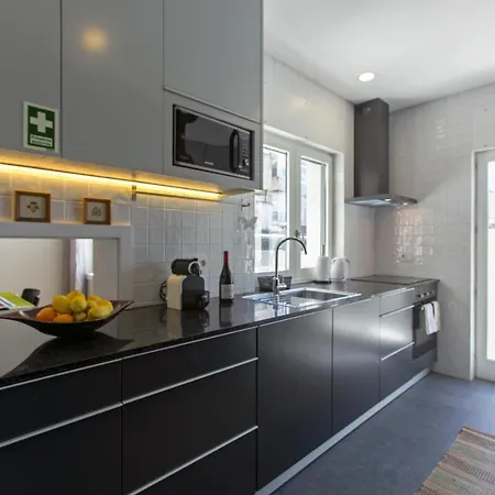 Friend & Family House Porto